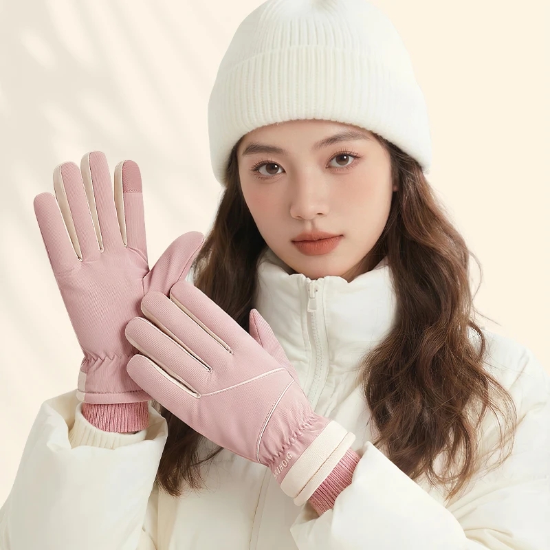 قفازات شتوية أنيقة وعصرية لتوفير أقصى درجات الدفء